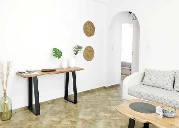 Veletas Apartment Adamantas (Milos)